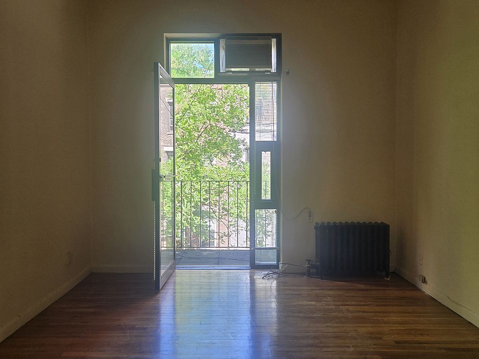 1st image of 219 W 78th St #3R
