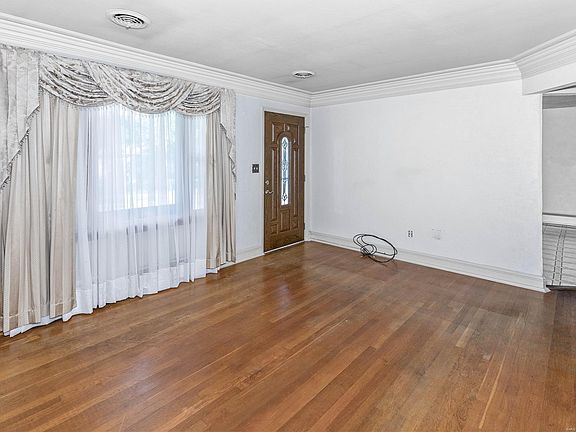 5th image of 2818 E 25th St