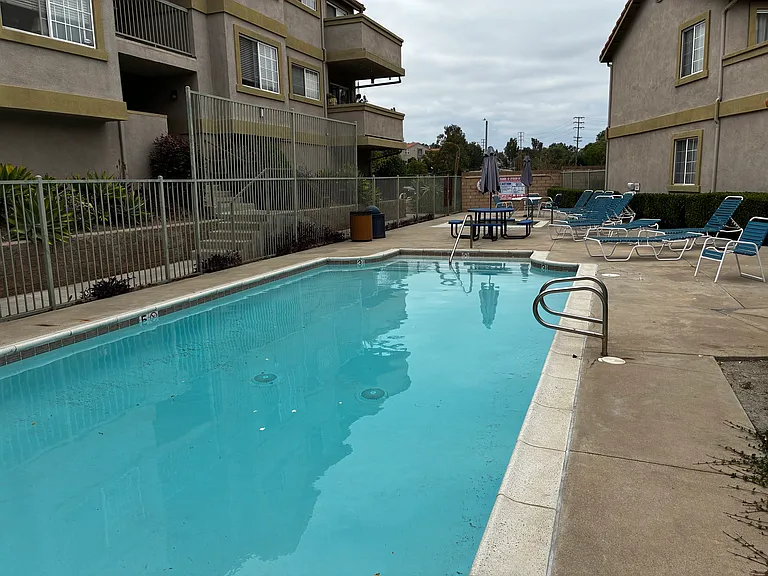 1537 Spruce #A — Photo 2
