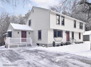 686 Reservoir Rd, Pascoag, RI 02859