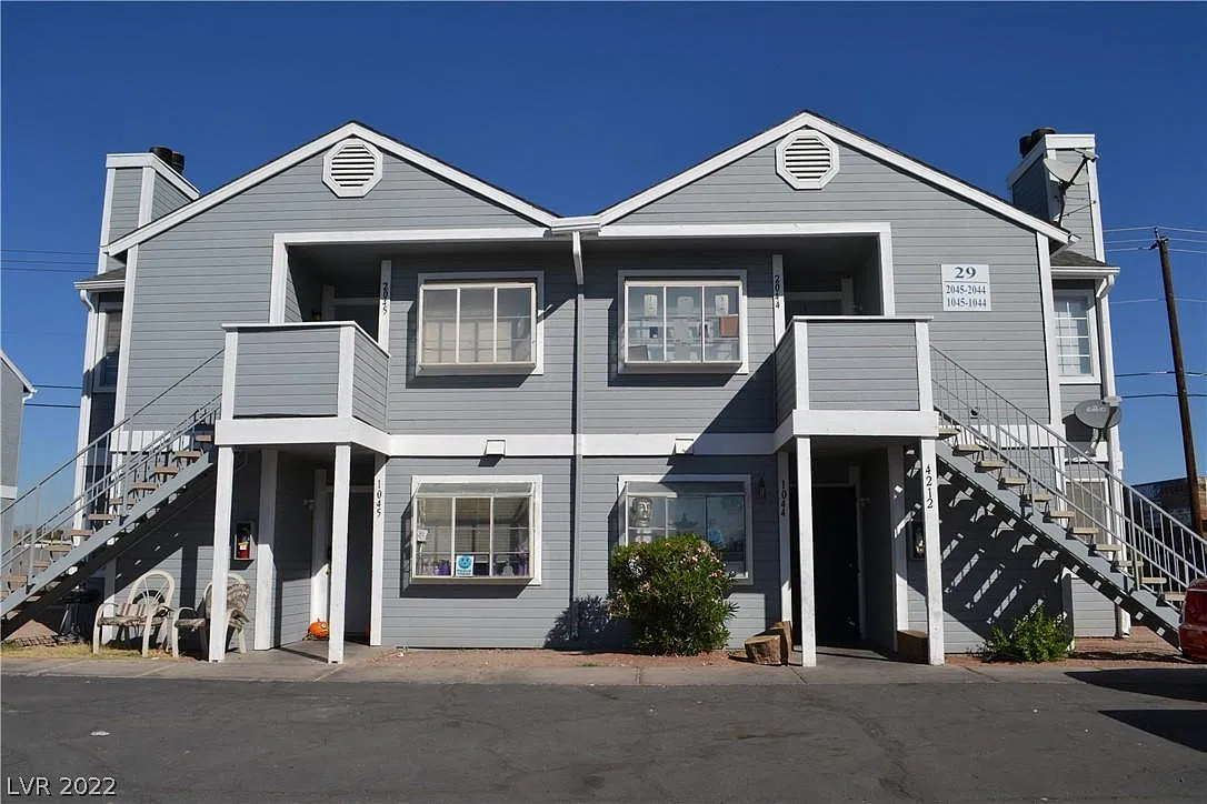 2 bed, 800 sqft, $1,350 — Photo 1