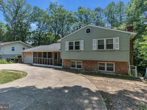 1229 Washington Dr, Stafford, VA 22554