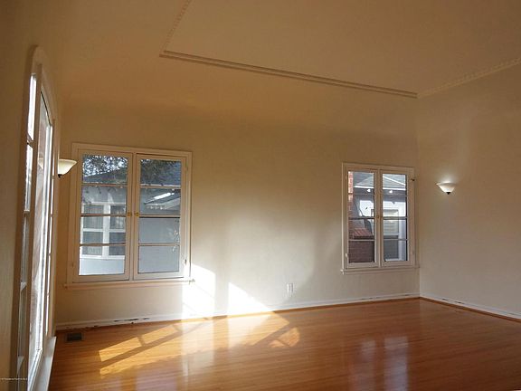 4th image of 3009 W Norwood Pl