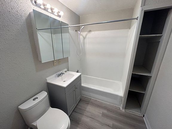 5th image of 901 S Lincoln St APT 8