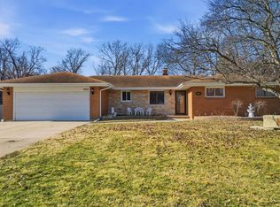 1934 Philip Dr, Dixon, IL 61021