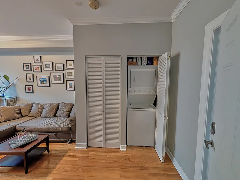 534 1/2 W Belmont Ave #3 — Photo 8