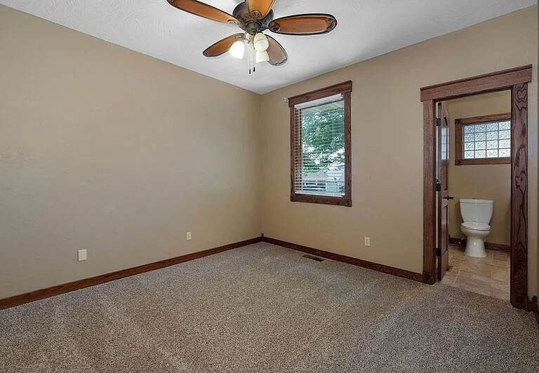 1367 E Siler Pkwy — Photo 14