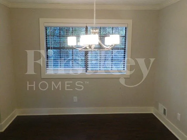 4 bed, 2.5 bath, 1977 sqft, $1,935 — Photo 3