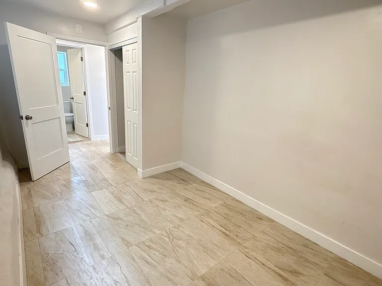 2771 Logan Ave #B — Photo 8