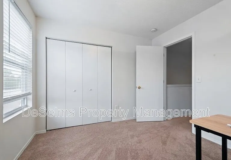 1204 Parkstone Ln — Photo 10