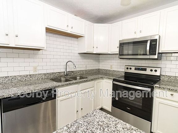 5th image of 1109 Arcadia Ave