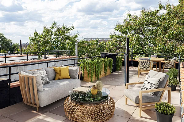 Sold by Compass | media 3