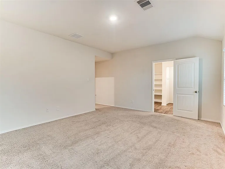 383 Sickle Loop — Photo 19