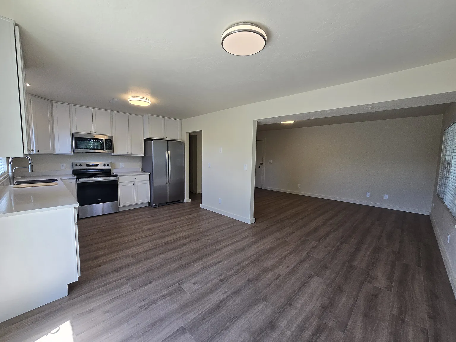 2 bed, 1016 sqft, $1,875 — Photo 3