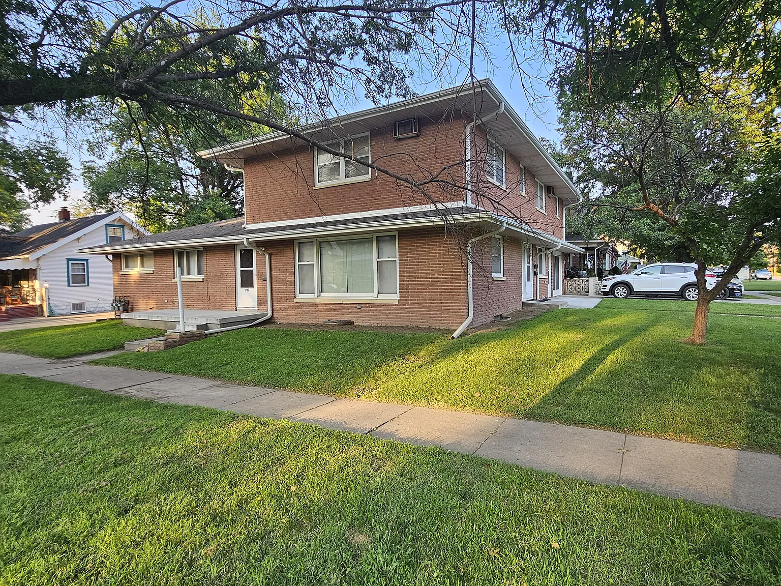 4 bed, 1.5 bath, 2005 sqft, $1,695 — Photo 2