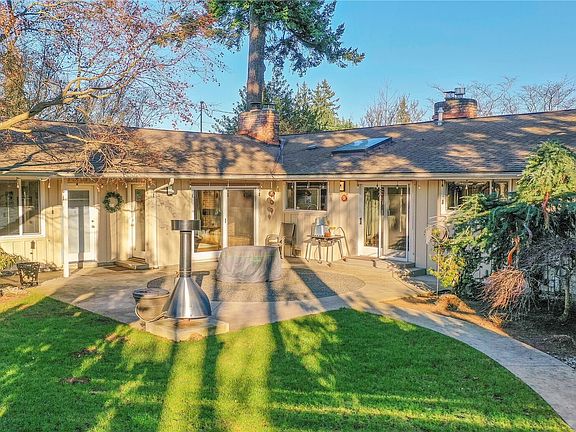 4th image of 8626 52nd Avenue NE