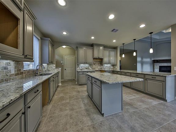 5th image of 148 Capriccio Ln