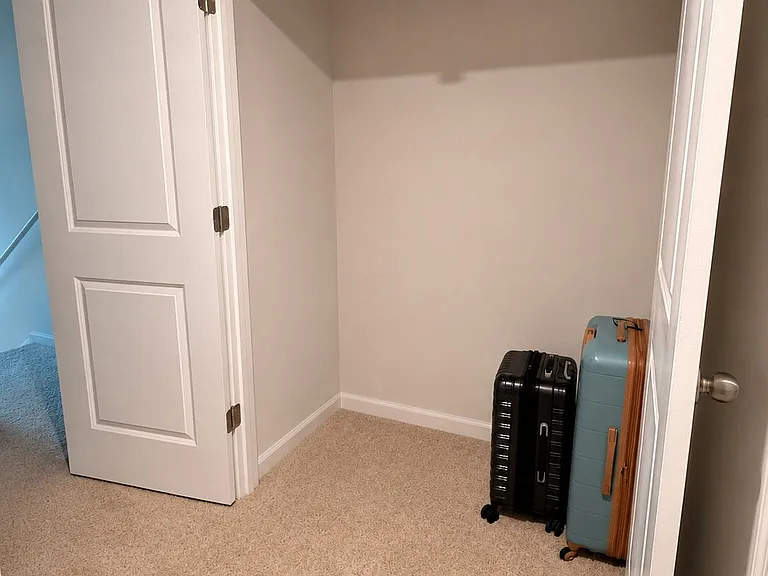 211 Seymour Village Dr — Photo 21