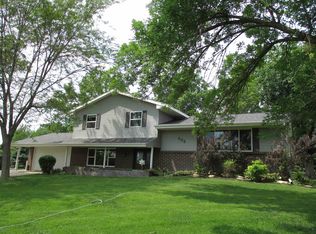 908 Apache St, Columbus, NE 68601