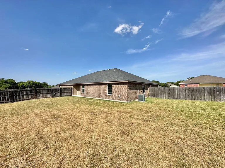 4502 Skyflower Ln — Photo 24