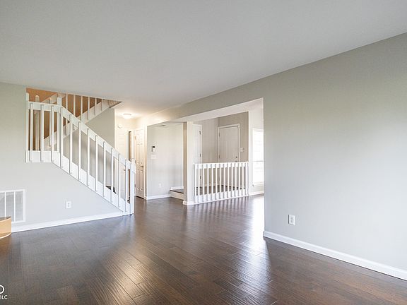 3rd image of 7570 Castleton Farms North Dr N
