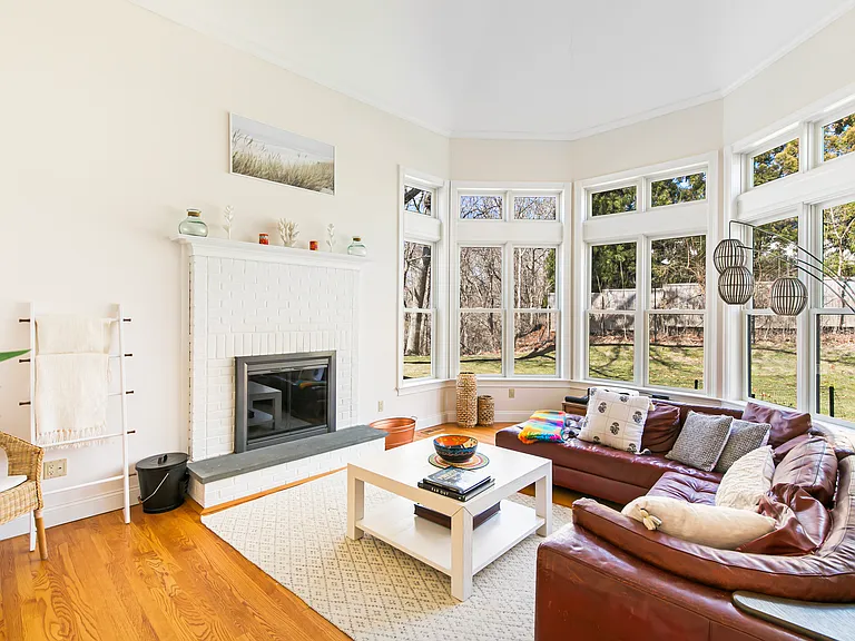 43 Lake Dr — Photo 8