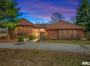 2551 E Lake Shore Dr, Springfield, IL