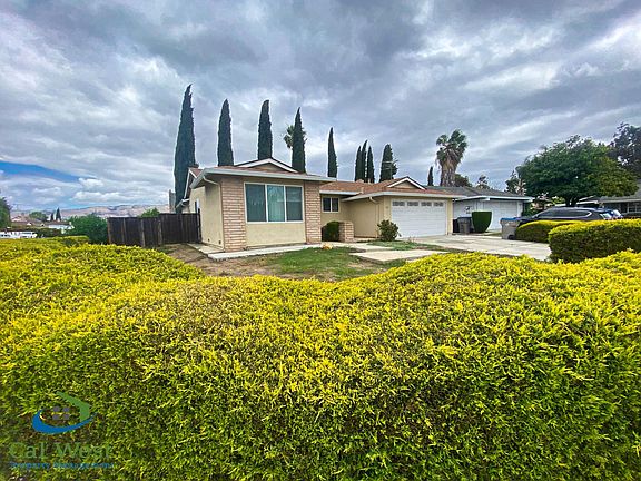 2nd image of 1480 Quiet Meadow Ct