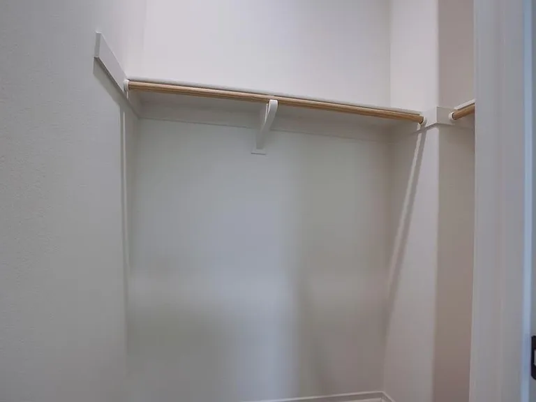 693 Gemstone Dr — Photo 24