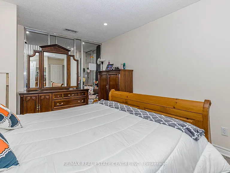 310 Mill St S #104 — Photo 15