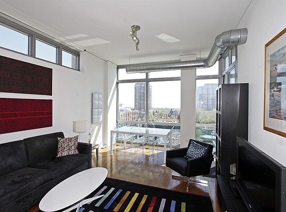 5th image of 1819 S Michigan Ave Unit 806