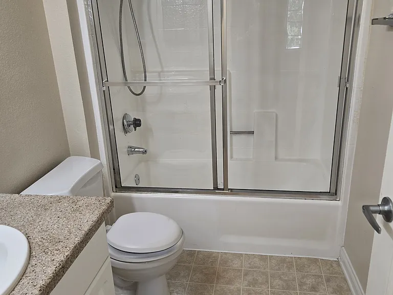 5520 Owensmouth Ave #313 — Photo 10