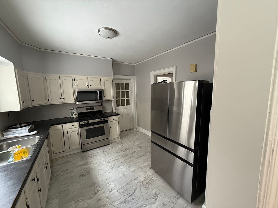 1st image of 169 Anderson Pl #1