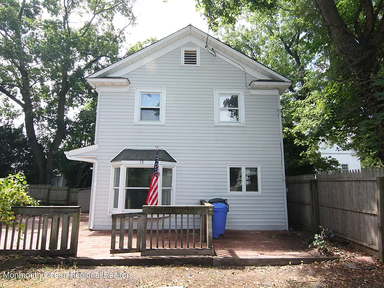 15-17 E Lincoln Ave #17 — Photo 3