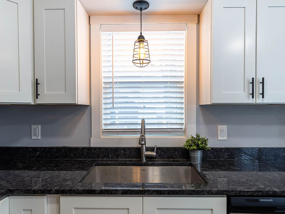 1st image of 9036 Lexington Ave NE #2