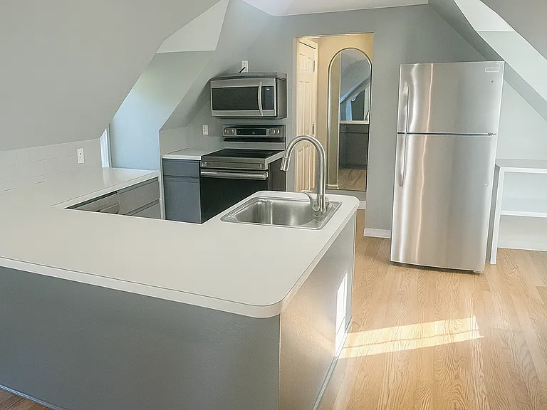 1820 Albany Ave — Photo 2