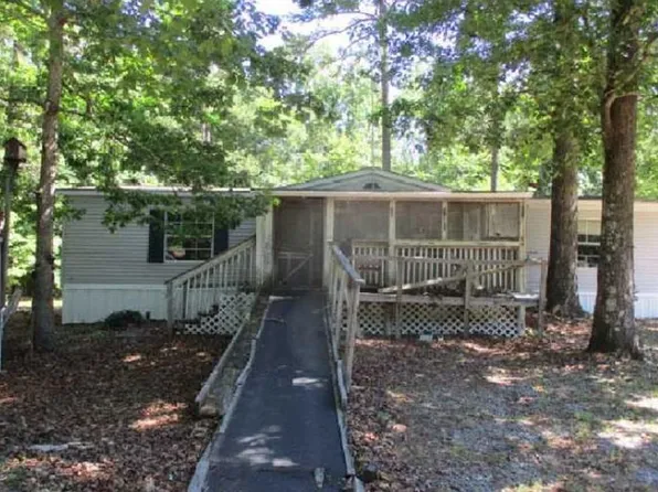 509 Twin Bridges Rd, Green Bay, VA 23942