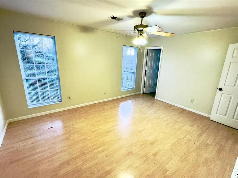 2020 Driftwood Cir — Photo 16