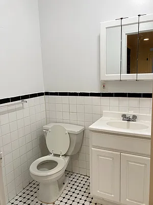 Rented by Crosstown Apartments NYC | media 9