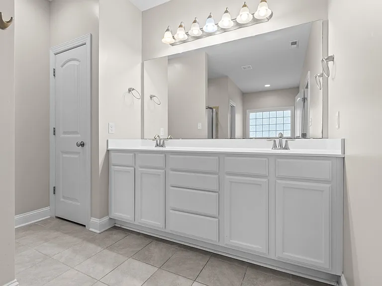 606 Prospect Way — Photo 4
