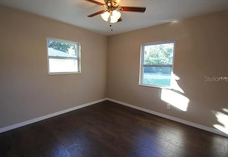 5036 Oxford Ave N — Photo 16