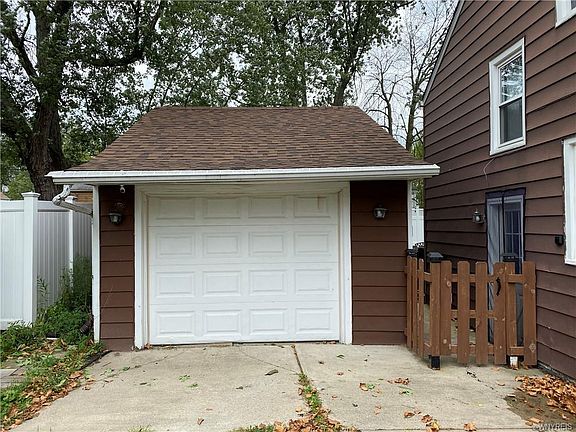 3rd image of 81 Conant Dr
