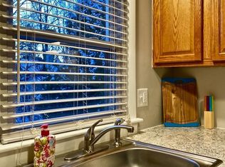 1370 Smith St APT 6, North Providence, RI 02911