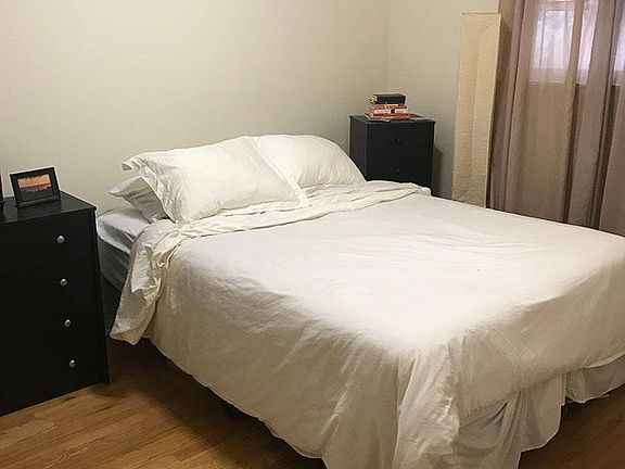 3rd image of 4436 N Wolcott Ave #2D