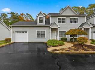 375 Allyn St #A4, Mystic, CT 06355