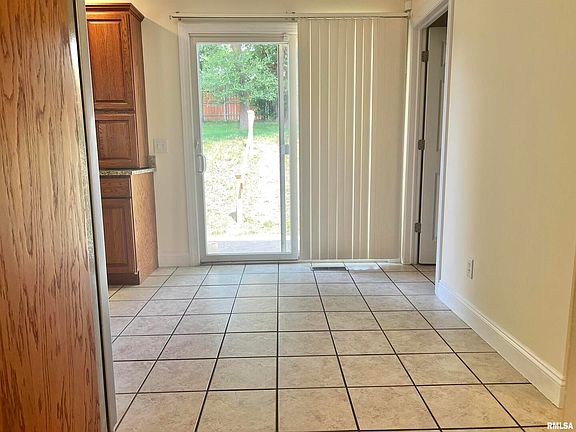 5th image of 2116 W 57th St