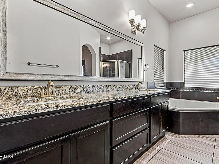 12744 Midland Ct — Photo 8