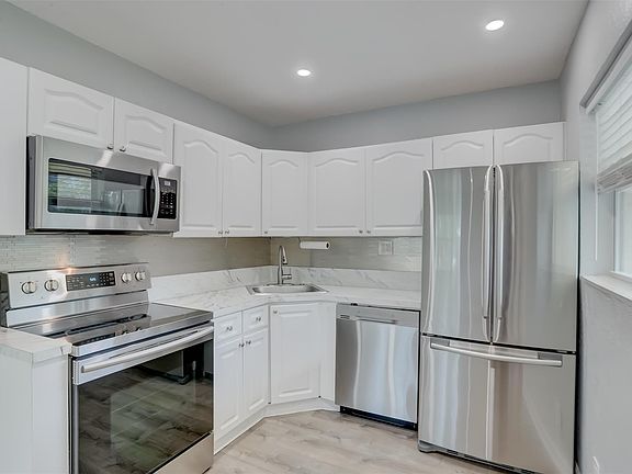 2nd image of 2741 NE 8th Avenue #11