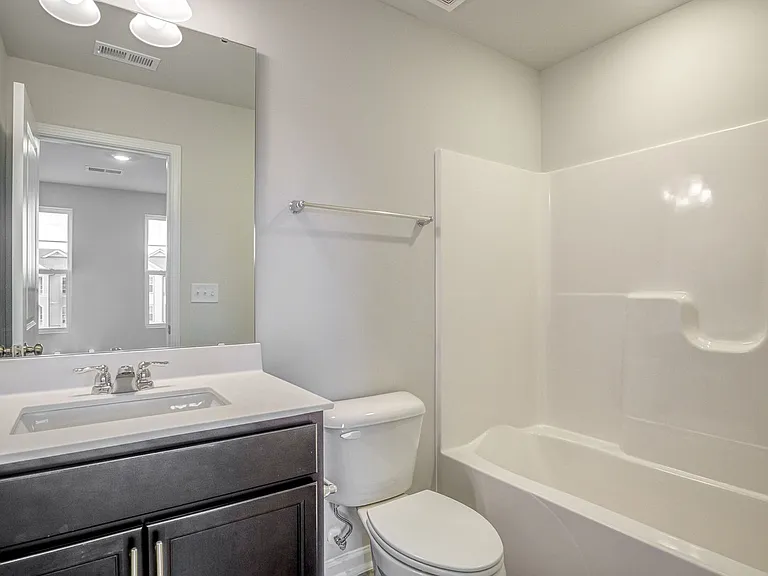 2437 Kasota Ln — Photo 35