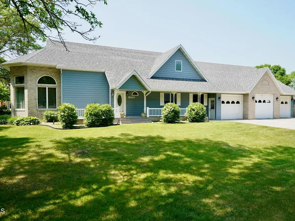 1500 9th Ave SE, Jamestown, ND 58401